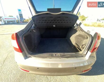 Бежевий Шкода Октавія, об'ємом двигуна 1.6 л та пробігом 253 тис. км за 7350 $, фото 11 на Automoto.ua