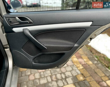 Бежевий Шкода Октавія, об'ємом двигуна 1.6 л та пробігом 226 тис. км за 8100 $, фото 51 на Automoto.ua