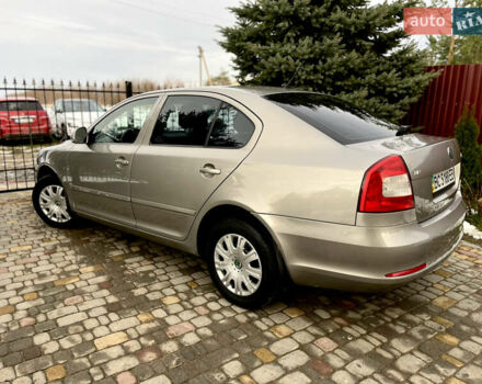 Бежевий Шкода Октавія, об'ємом двигуна 1.6 л та пробігом 226 тис. км за 8100 $, фото 10 на Automoto.ua