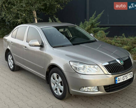 Бежевый Шкода Октавия, объемом двигателя 1.8 л и пробегом 187 тыс. км за 7500 $, фото 1 на Automoto.ua