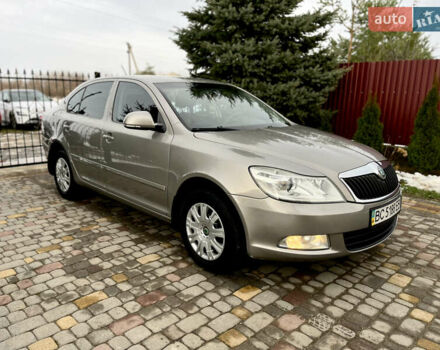 Бежевий Шкода Октавія, об'ємом двигуна 1.6 л та пробігом 226 тис. км за 8100 $, фото 1 на Automoto.ua