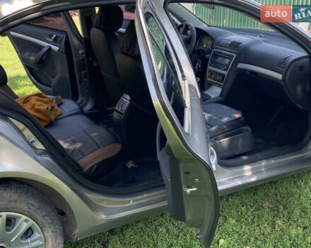 Бежевый Шкода Октавия, объемом двигателя 1.8 л и пробегом 155 тыс. км за 8300 $, фото 8 на Automoto.ua