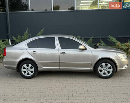 Бежевый Шкода Октавия, объемом двигателя 1.8 л и пробегом 187 тыс. км за 7500 $, фото 10 на Automoto.ua