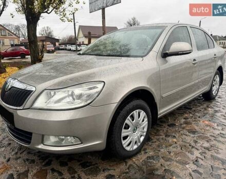 Бежевый Шкода Октавия, объемом двигателя 1.8 л и пробегом 155 тыс. км за 7920 $, фото 6 на Automoto.ua