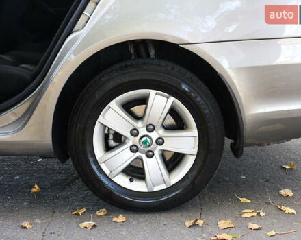 Бежевый Шкода Октавия, объемом двигателя 1.8 л и пробегом 217 тыс. км за 8600 $, фото 31 на Automoto.ua