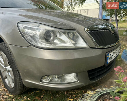 Бежевый Шкода Октавия, объемом двигателя 1.8 л и пробегом 140 тыс. км за 9000 $, фото 2 на Automoto.ua