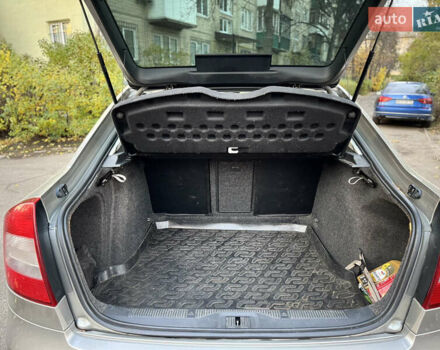 Бежевий Шкода Октавія, об'ємом двигуна 1.8 л та пробігом 205 тис. км за 8000 $, фото 10 на Automoto.ua