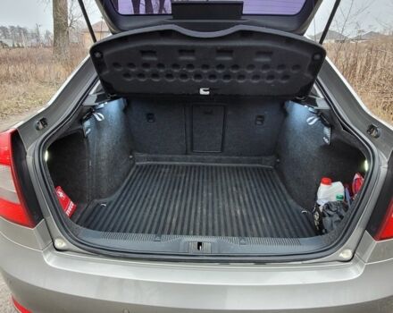 Бежевый Шкода Октавия, объемом двигателя 1.8 л и пробегом 316 тыс. км за 7800 $, фото 6 на Automoto.ua