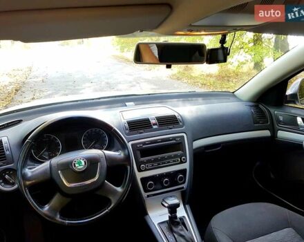 Бежевый Шкода Октавия, объемом двигателя 1.8 л и пробегом 217 тыс. км за 8600 $, фото 2 на Automoto.ua