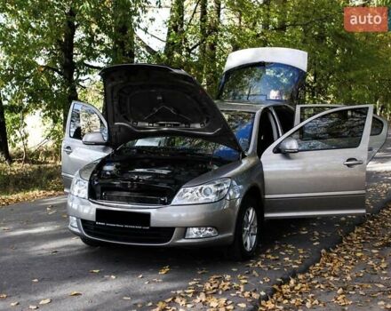 Бежевый Шкода Октавия, объемом двигателя 1.8 л и пробегом 217 тыс. км за 8600 $, фото 26 на Automoto.ua