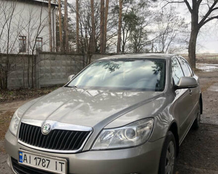 Бежевый Шкода Октавия, объемом двигателя 1.8 л и пробегом 365 тыс. км за 9000 $, фото 1 на Automoto.ua