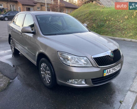 Бежевий Шкода Октавія, об'ємом двигуна 1.8 л та пробігом 132 тис. км за 7900 $, фото 2 на Automoto.ua