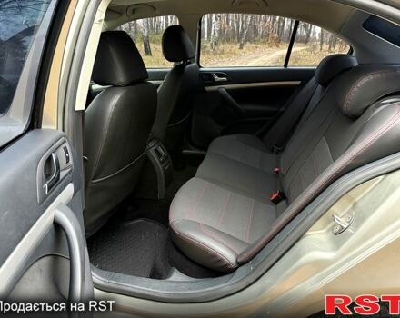 Бежевый Шкода Октавия, объемом двигателя 1.6 л и пробегом 175 тыс. км за 8300 $, фото 9 на Automoto.ua