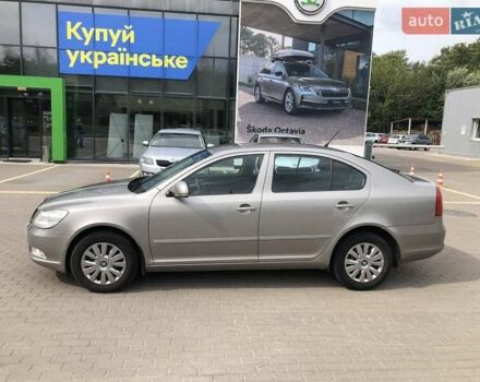 Бежевый Шкода Октавия, объемом двигателя 1.6 л и пробегом 198 тыс. км за 8800 $, фото 3 на Automoto.ua