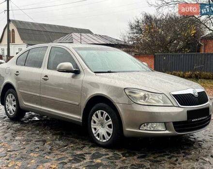 Бежевый Шкода Октавия, объемом двигателя 1.8 л и пробегом 155 тыс. км за 7920 $, фото 2 на Automoto.ua
