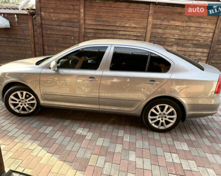 Бежевый Шкода Октавия, объемом двигателя 1.8 л и пробегом 165 тыс. км за 8800 $, фото 3 на Automoto.ua