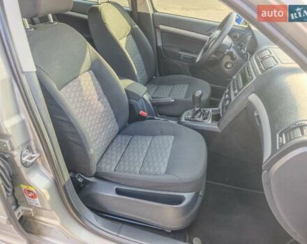 Бежевий Шкода Октавія, об'ємом двигуна 1.6 л та пробігом 200 тис. км за 8199 $, фото 21 на Automoto.ua