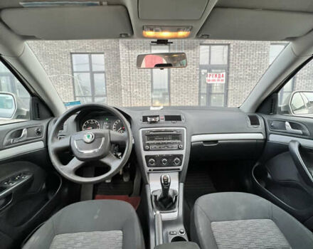 Бежевый Шкода Октавия, объемом двигателя 1.6 л и пробегом 237 тыс. км за 7000 $, фото 5 на Automoto.ua