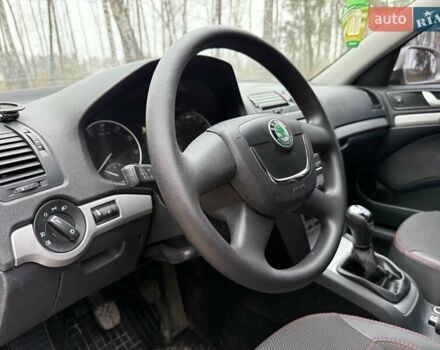 Бежевый Шкода Октавия, объемом двигателя 1.6 л и пробегом 175 тыс. км за 8300 $, фото 4 на Automoto.ua