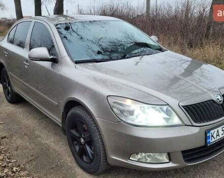 Бежевый Шкода Октавия, объемом двигателя 1.8 л и пробегом 316 тыс. км за 7800 $, фото 1 на Automoto.ua