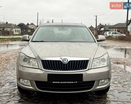 Бежевый Шкода Октавия, объемом двигателя 1.8 л и пробегом 155 тыс. км за 7920 $, фото 1 на Automoto.ua