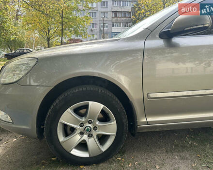 Бежевый Шкода Октавия, объемом двигателя 1.8 л и пробегом 140 тыс. км за 9000 $, фото 5 на Automoto.ua