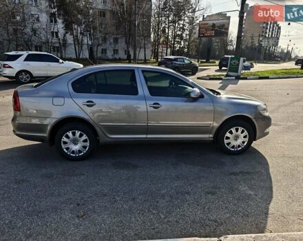 Бежевий Шкода Октавія, об'ємом двигуна 1.6 л та пробігом 200 тис. км за 8199 $, фото 5 на Automoto.ua