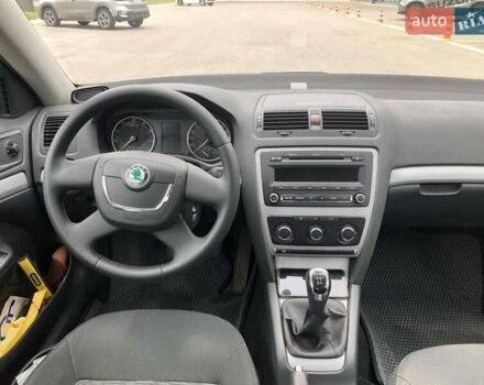 Бежевый Шкода Октавия, объемом двигателя 1.6 л и пробегом 198 тыс. км за 8800 $, фото 8 на Automoto.ua