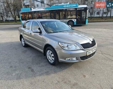 Бежевий Шкода Октавія, об'ємом двигуна 1.6 л та пробігом 200 тис. км за 8199 $, фото 2 на Automoto.ua
