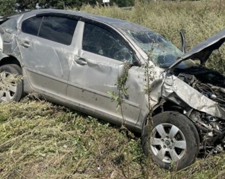 Бежевий Шкода Октавія, об'ємом двигуна 1.6 л та пробігом 140 тис. км за 1800 $, фото 1 на Automoto.ua
