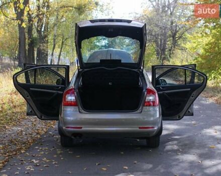 Бежевый Шкода Октавия, объемом двигателя 1.8 л и пробегом 217 тыс. км за 8600 $, фото 21 на Automoto.ua