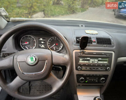 Бежевий Шкода Октавія, об'ємом двигуна 1.8 л та пробігом 205 тис. км за 8000 $, фото 12 на Automoto.ua