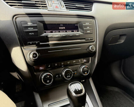 Бежевый Шкода Октавия, объемом двигателя 1.2 л и пробегом 245 тыс. км за 7999 $, фото 24 на Automoto.ua