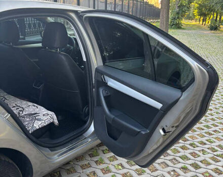 Шкода Октавія 2013 у Харкові на Automoto.ua Бежевий Шкода Октавія, об'ємом двигуна 1.8 л та пробігом 89 тис. км за 14000 $, фото 22 на Automoto.ua