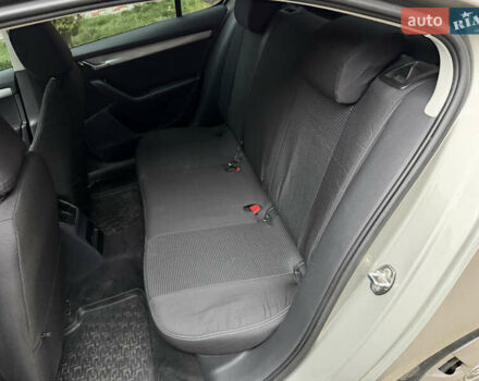 Бежевий Шкода Октавія, об'ємом двигуна 1.4 л та пробігом 215 тис. км за 9350 $, фото 14 на Automoto.ua