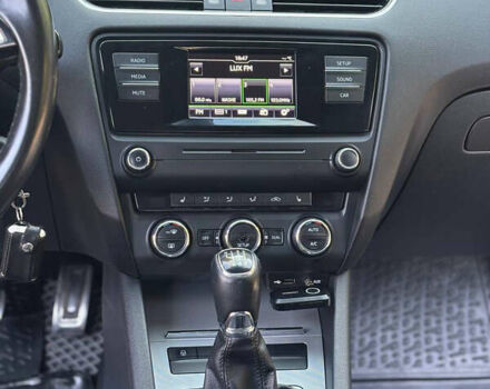 Шкода Октавія 2013 у Харкові на Automoto.ua Бежевий Шкода Октавія, об'ємом двигуна 1.8 л та пробігом 89 тис. км за 14000 $, фото 12 на Automoto.ua