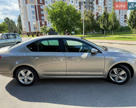 Шкода Октавия 2014 в Киеве на Automoto.ua Бежевый Шкода Октавия, объемом двигателя 1.6 л и пробегом 297 тыс. км за 11000 $, фото 4 на Automoto.ua