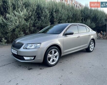 Бежевый Шкода Октавия, объемом двигателя 1.2 л и пробегом 204 тыс. км за 9100 $, фото 3 на Automoto.ua
