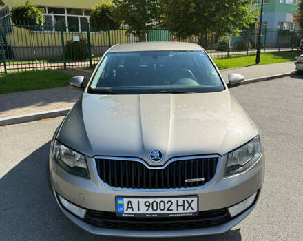 Шкода Октавия 2014 в Киеве на Automoto.ua Бежевый Шкода Октавия, объемом двигателя 1.6 л и пробегом 297 тыс. км за 11000 $, фото 1 на Automoto.ua