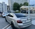 Бежевый Шкода Октавия, объемом двигателя 2 л и пробегом 218 тыс. км за 15000 $, фото 9 на Automoto.ua