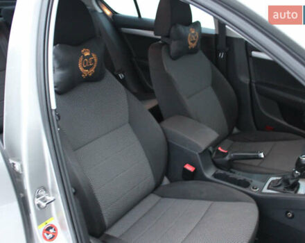 Бежевий Шкода Октавія, об'ємом двигуна 1.8 л та пробігом 230 тис. км за 9919 $, фото 19 на Automoto.ua