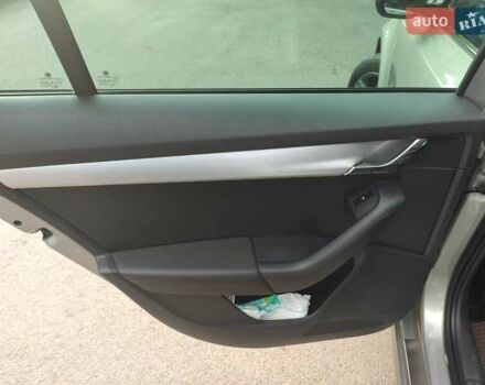 Бежевый Шкода Октавия, объемом двигателя 1.6 л и пробегом 262 тыс. км за 11500 $, фото 18 на Automoto.ua