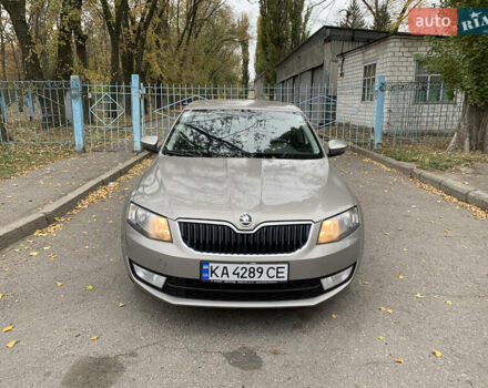 Бежевый Шкода Октавия, объемом двигателя 1.4 л и пробегом 235 тыс. км за 10900 $, фото 1 на Automoto.ua