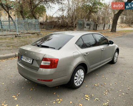 Бежевый Шкода Октавия, объемом двигателя 1.4 л и пробегом 235 тыс. км за 10900 $, фото 3 на Automoto.ua
