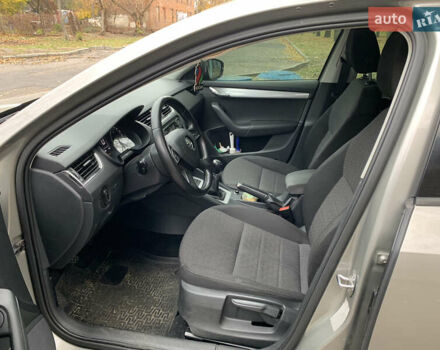 Бежевый Шкода Октавия, объемом двигателя 1.4 л и пробегом 235 тыс. км за 10900 $, фото 7 на Automoto.ua