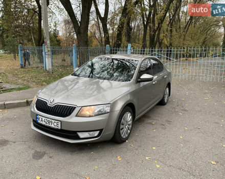 Бежевый Шкода Октавия, объемом двигателя 1.4 л и пробегом 235 тыс. км за 10900 $, фото 2 на Automoto.ua