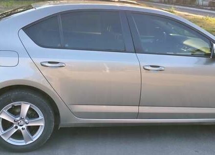 Бежевий Шкода Октавія, об'ємом двигуна 1.8 л та пробігом 211 тис. км за 12800 $, фото 3 на Automoto.ua