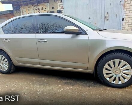 Бежевый Шкода Октавия, объемом двигателя 1.6 л и пробегом 53 тыс. км за 15100 $, фото 1 на Automoto.ua