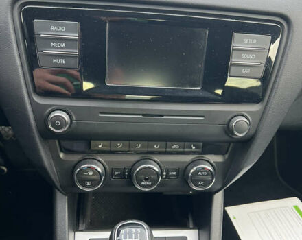 Бежевый Шкода Октавия, объемом двигателя 1.8 л и пробегом 231 тыс. км за 10900 $, фото 30 на Automoto.ua