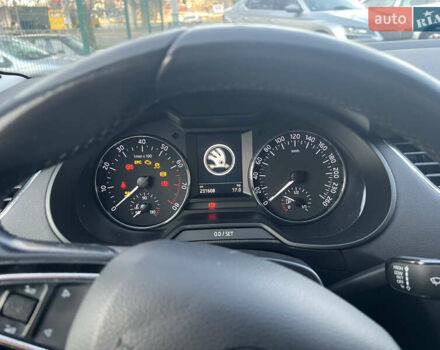 Бежевый Шкода Октавия, объемом двигателя 1.8 л и пробегом 231 тыс. км за 10900 $, фото 52 на Automoto.ua